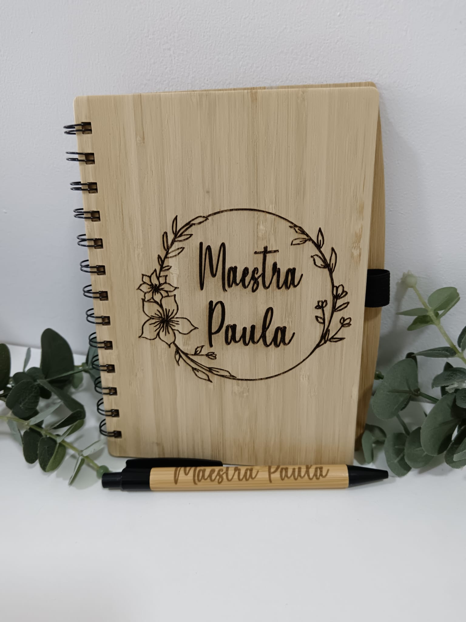Libreta Bambú con bolígrafo personalizada.